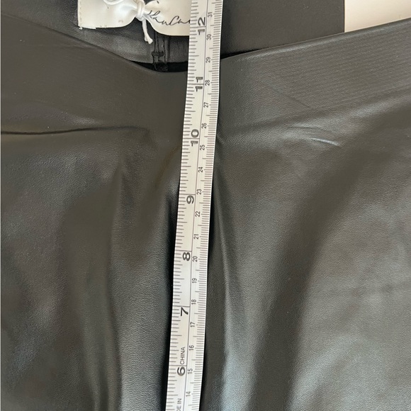 NWT KanCan Faux Leather Legging Medium - Picture 5 of 8